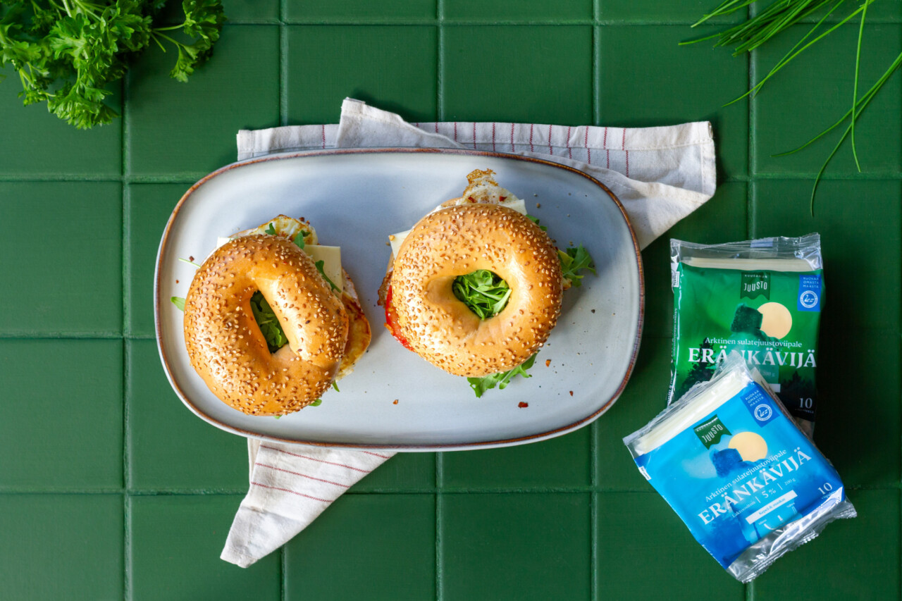 Bagelit sulatejuustoviipaleilla